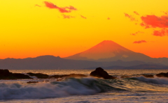 夕暮れの湘南海岸