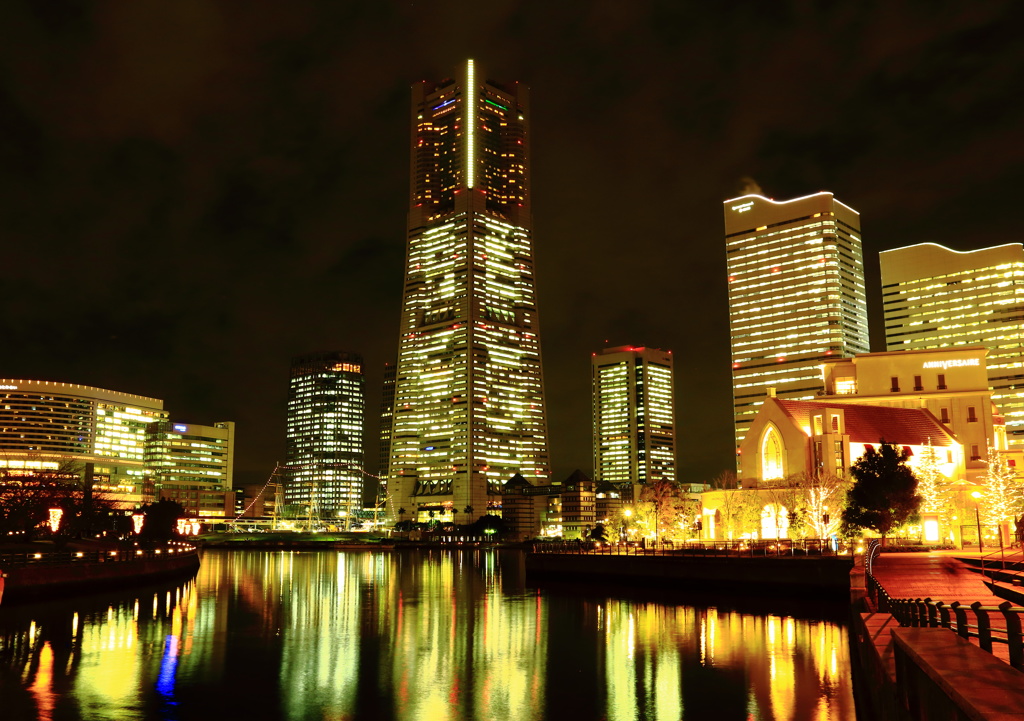 夜の港町・ヨコハマ