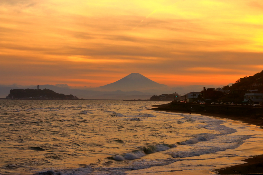 浜辺の夕暮れ