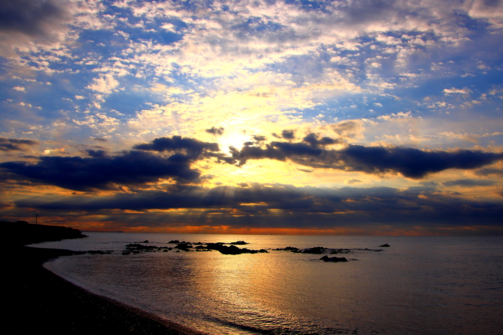 夜明けの海