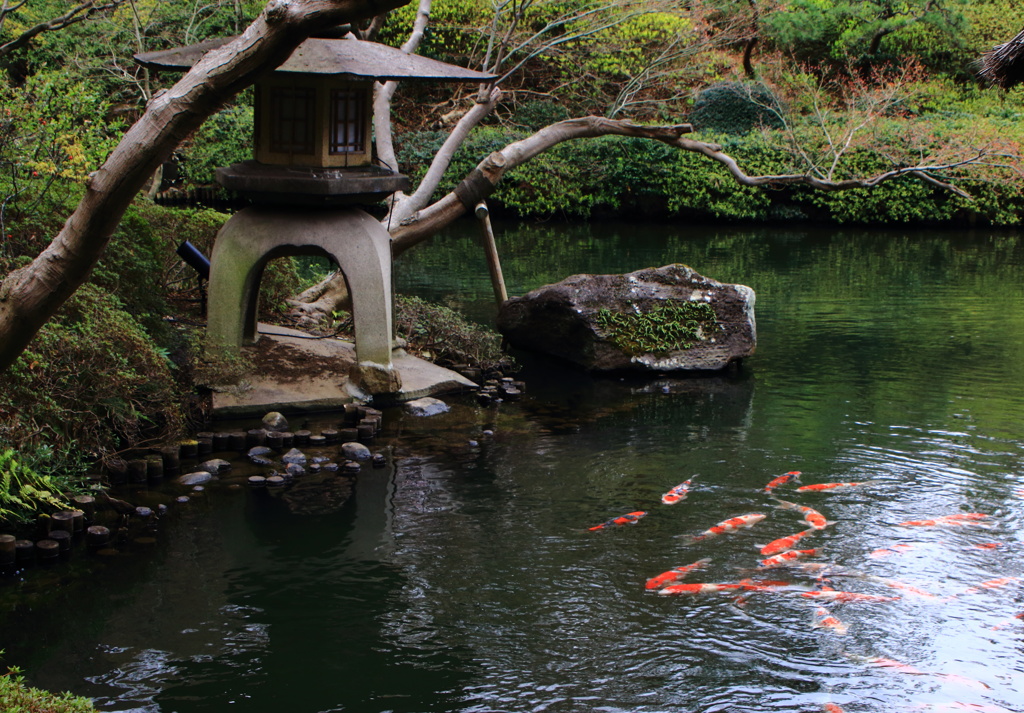 池泉庭園（ちせんていえん）