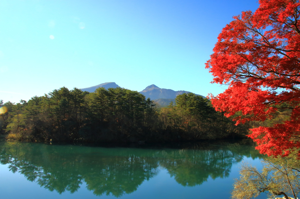 秋の毘沙門沼