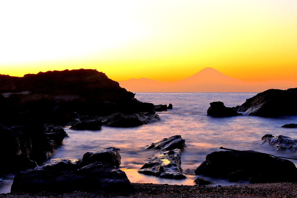 夕映えの海