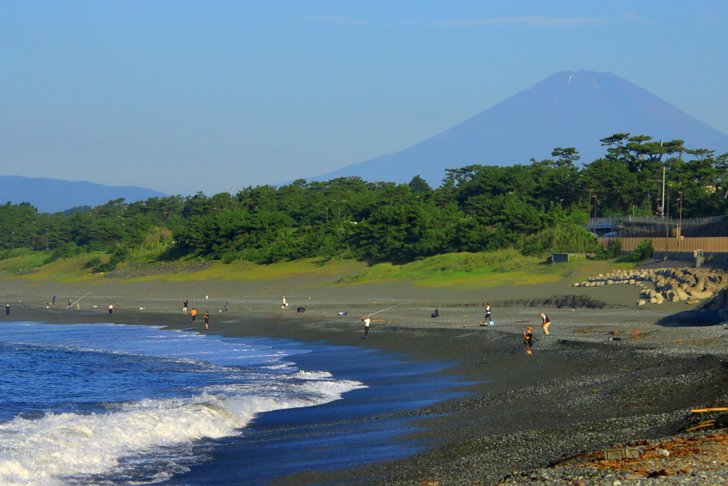 朝の海辺