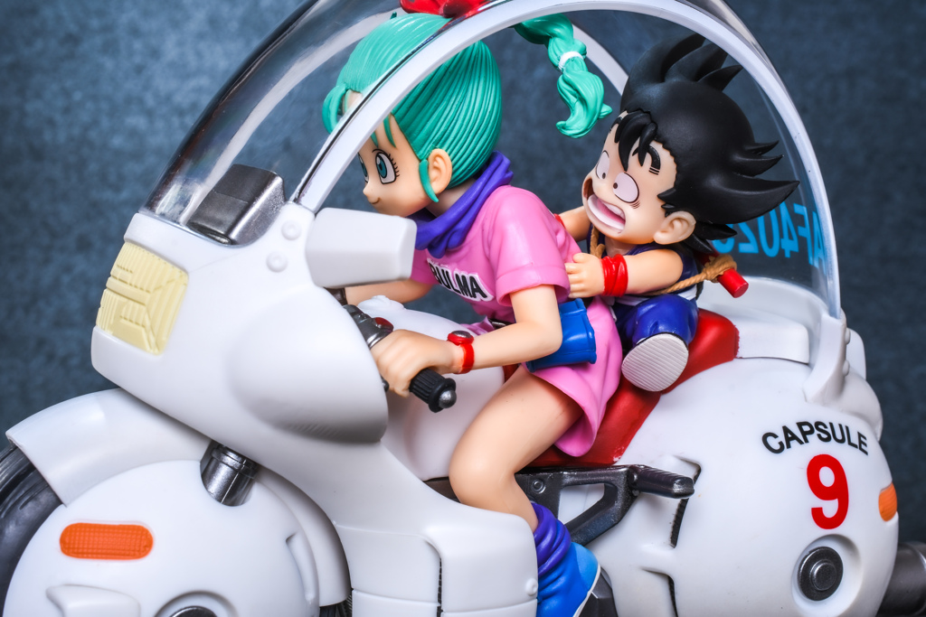 孫悟空&ブルマ バイク