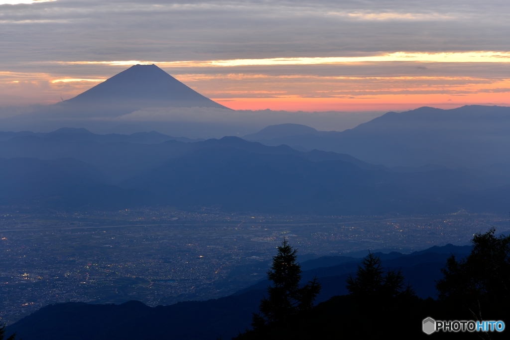 「甲府の朝」