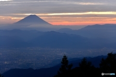 「甲府の朝」