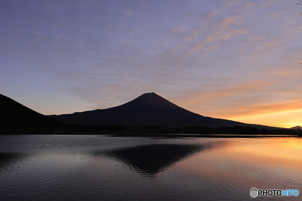 田貫湖　朝を迎える