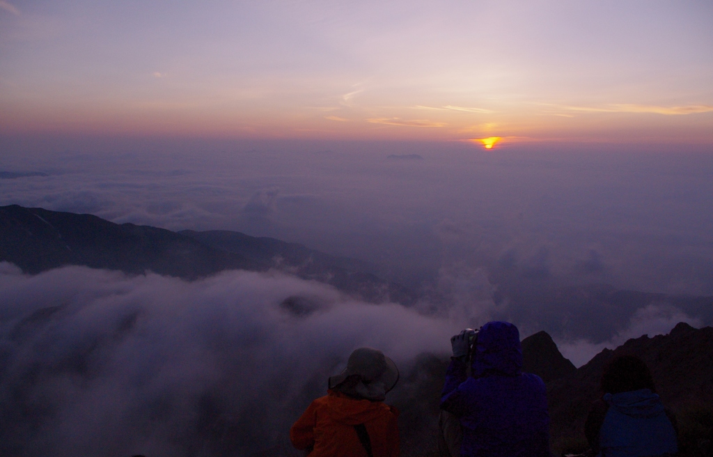 山旅：ご来光を狙う・五竜岳より