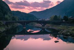 大分の風景：夕映えと石橋