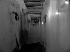 目の世界の化け物