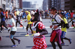 走るミニーは余裕