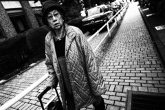 Aiming for Bruce Gilden　明日に続く道
