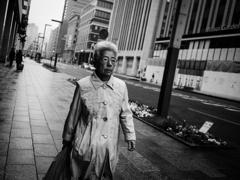 Aiming for Bruce Gilden　雨に煙る街