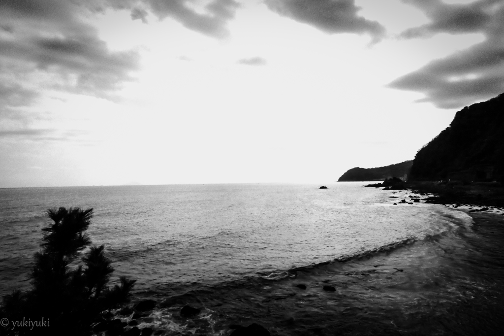 海は怖いよ大きいな