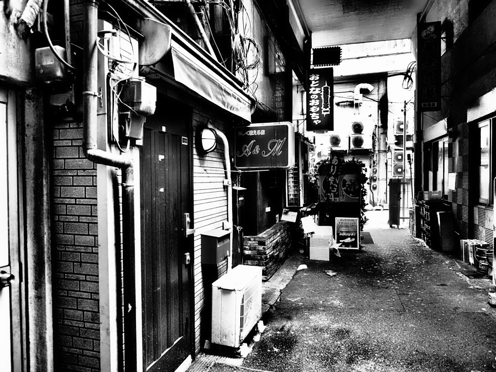 裏路地で感じた物語