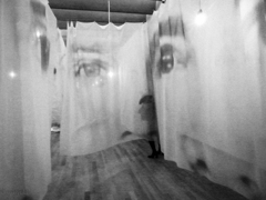 目の世界に迷い込んだとき、悪魔をみた