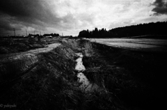 北越物語　一人たたずんだ