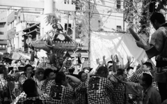 素朴な祭りの光景