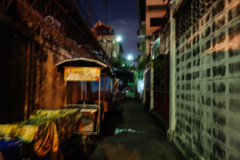 in the distance・・到着３０分後の裏路地探索
