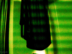 鼻くそをほじりながら