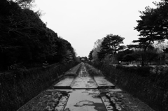 水のない川