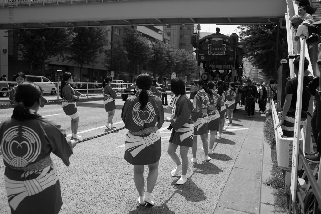 山車を引く暑い日