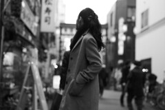 振り向いて
