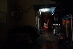 in the distance・・あの屋台へ