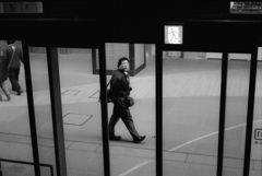 ドアの向こう側