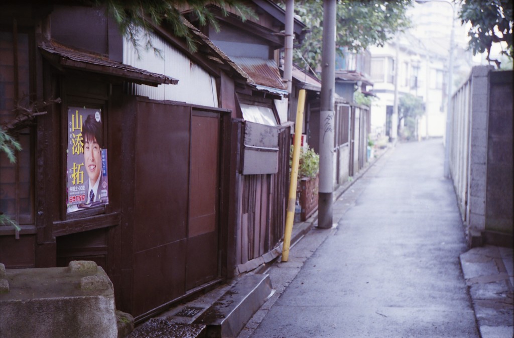 路地裏に差した光