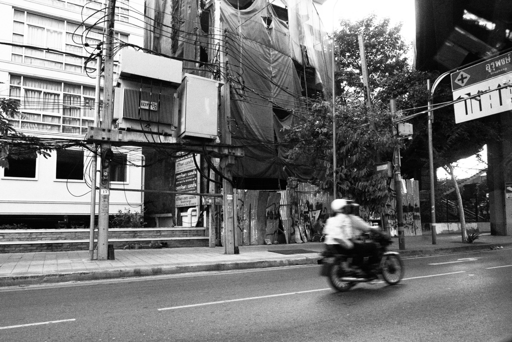 in the distance・・原付暴走