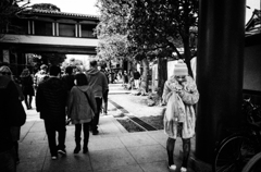 この人は「人？」