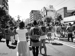 祭りに偶然出会った