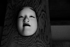 彼女は全てを知っている