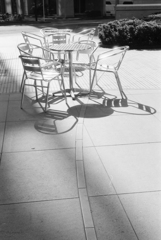 暑過ぎて座れない時