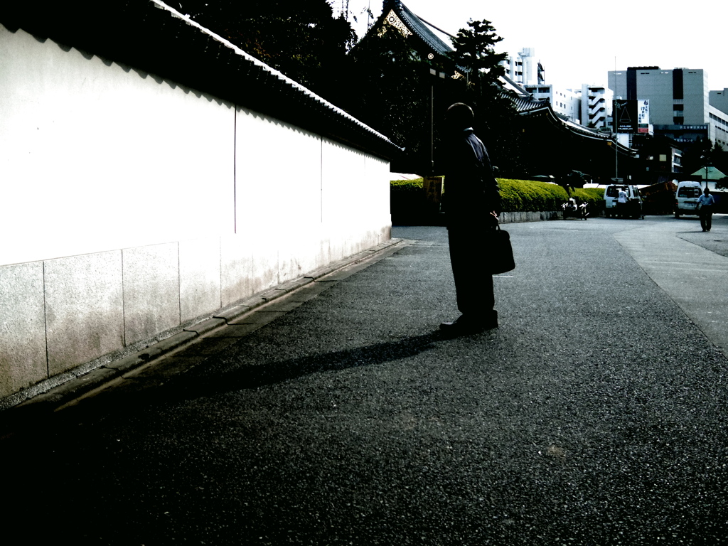 ただ壁を見つめてみた