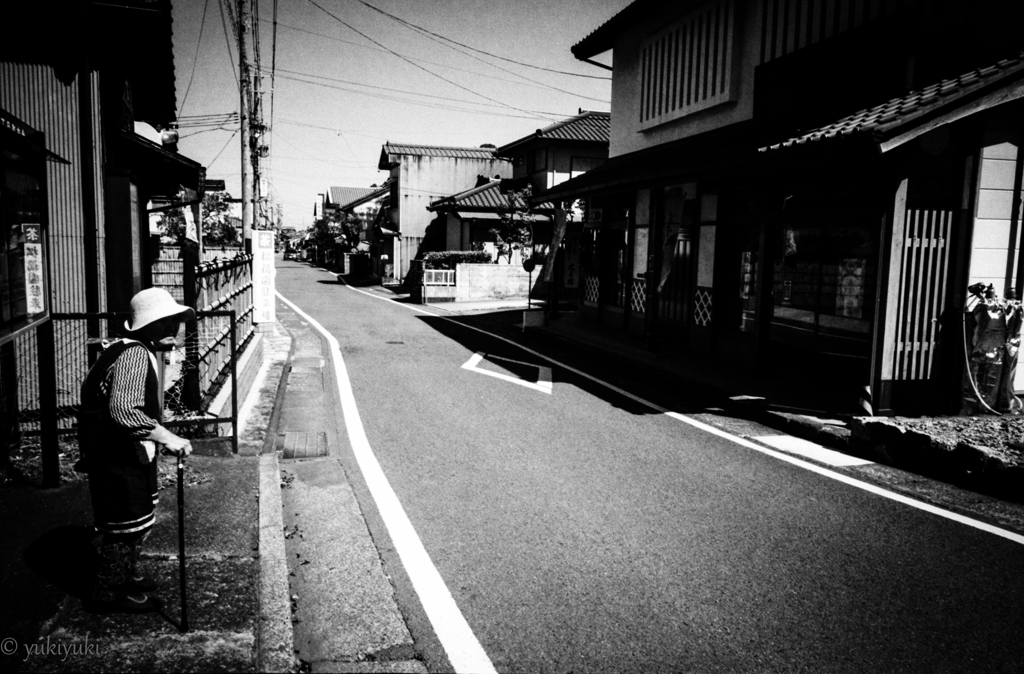 東海物語　　旧東海道にて