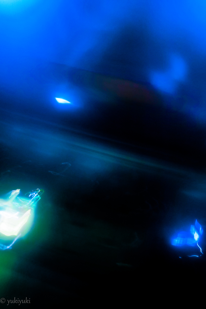 車窓アート　クラゲが居た窓