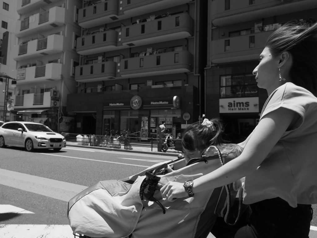 サイクリングヤッホー　逆立つ