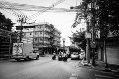 in the distance　朝の原付