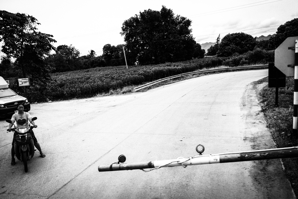 in the distance　俺はどこへ、あんたはどこへ