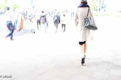 その微笑みが影の中に消えてゆく