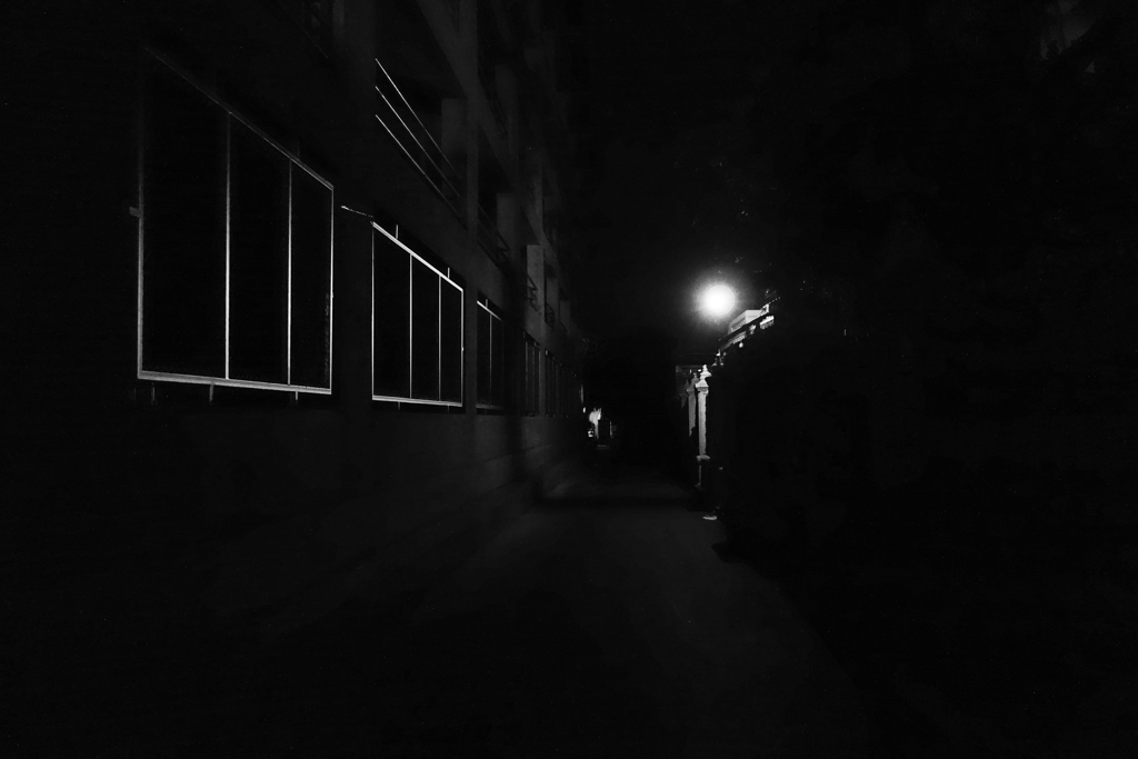 in the distance・・到着３０分後の裏路地探索