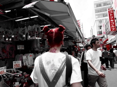 風が吹き抜けた街