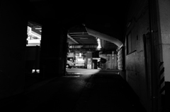 裏銀座のかすかな光