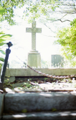 友よ静かにねむれ