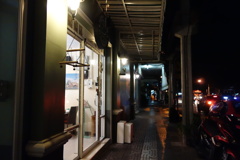 in the distance・・路上