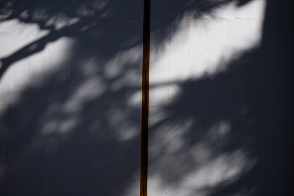 そこを開けると影が切れる