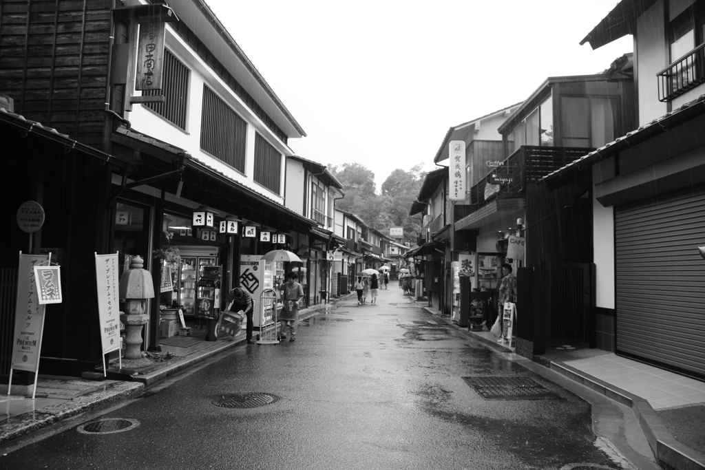 雨の慕情　宮島物語